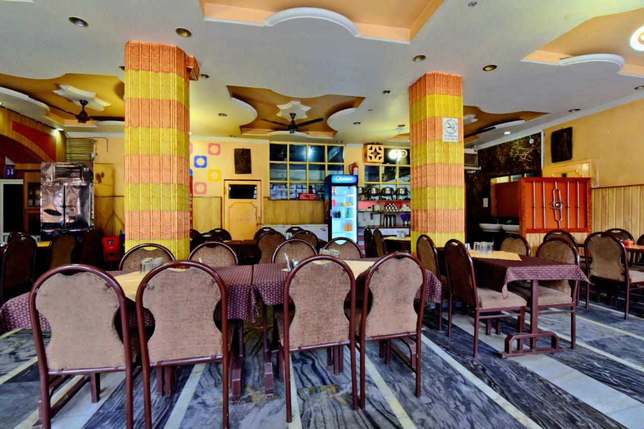 Oyo 26909 Hotel Paras Манді Екстер'єр фото