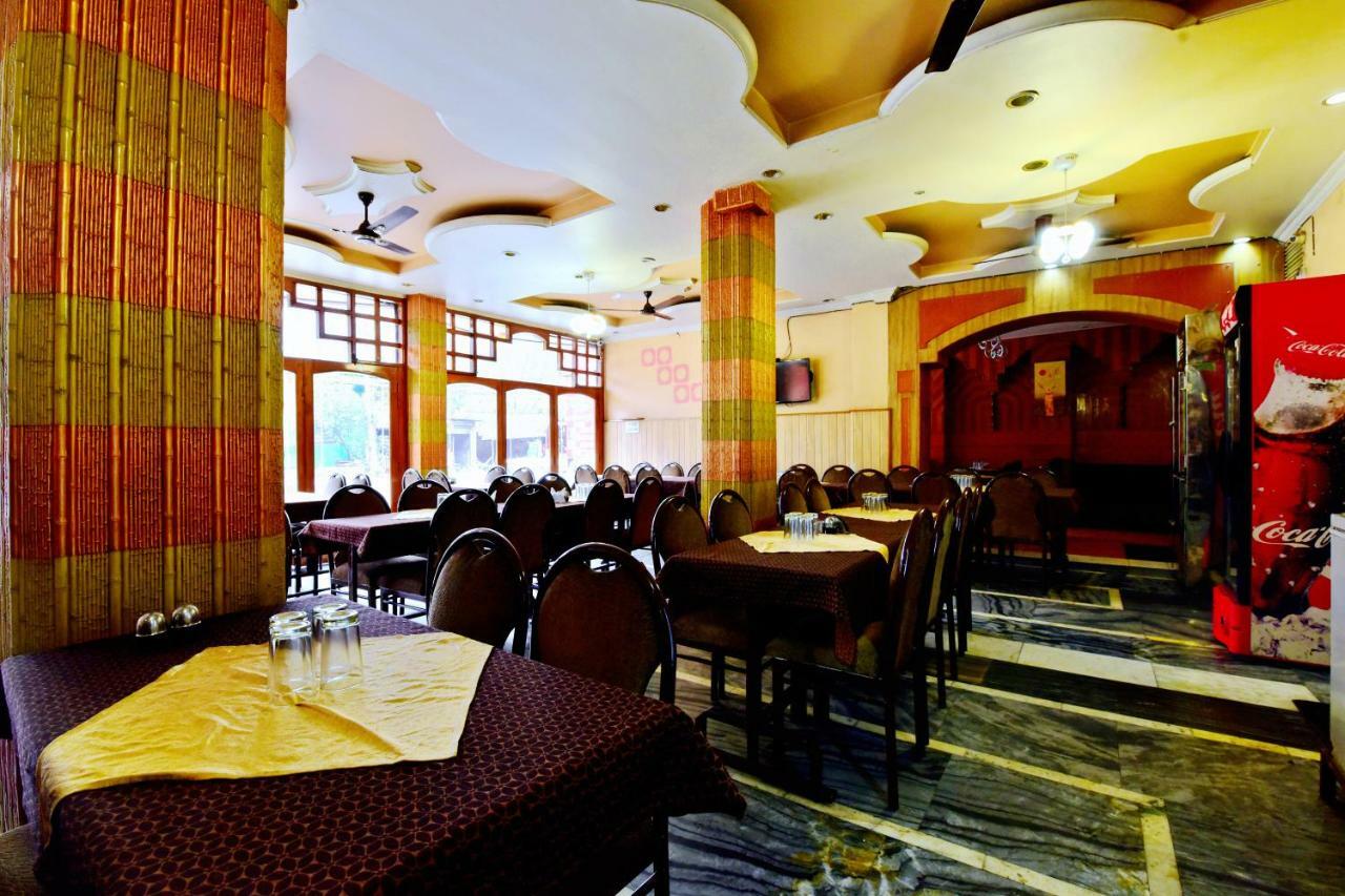 Oyo 26909 Hotel Paras Манді Екстер'єр фото